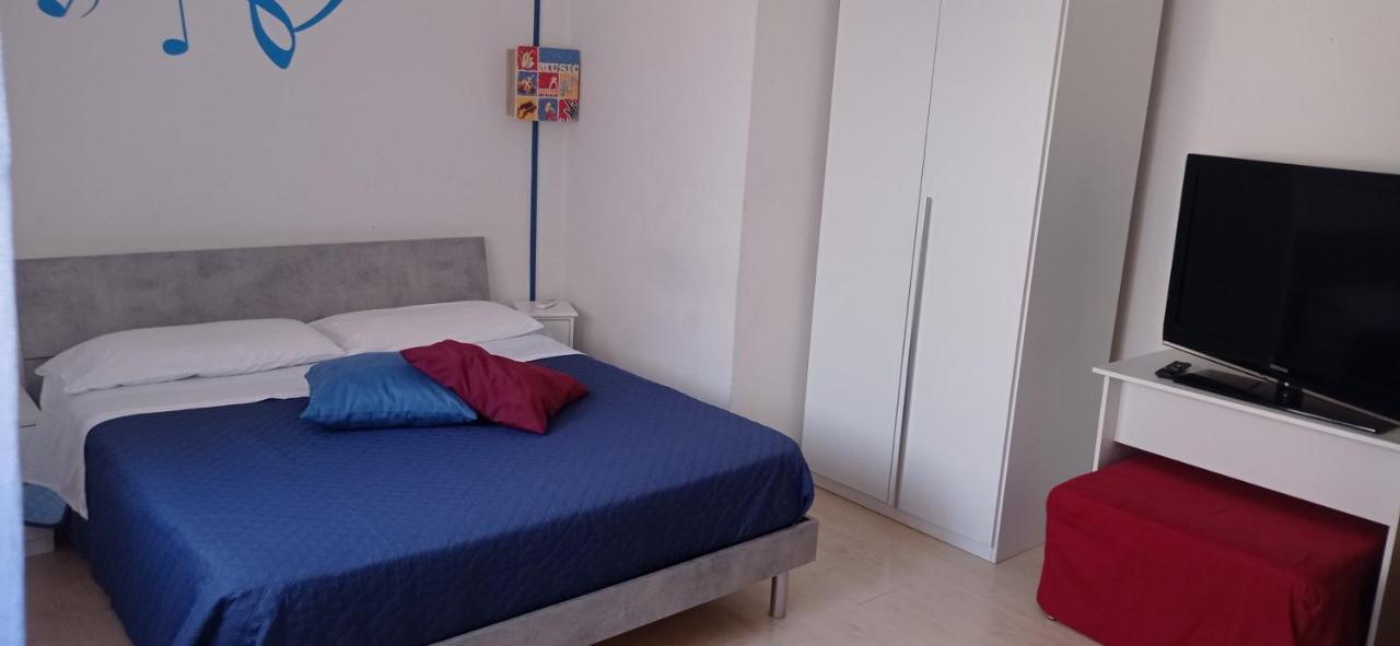 B&B Ale E Gio Пьомбино Екстериор снимка